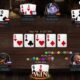 GGPokerin nettipöytä, jossa keskellä näkyy viisi pelikorttia. Neljällä pelaajalla näkyy kaksi pelikorttia edessään.