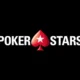 Keskellä on punainen pokerstarsin padan muotoinen logo. Valkoisella tekstillä lukee PokerStars ja tausta on täysin musta.