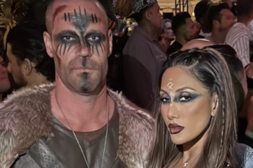 Patrik Antonius ja hänen kaunis seuralaisensa poseeraavat viikinkiasuissaan Halloweenina