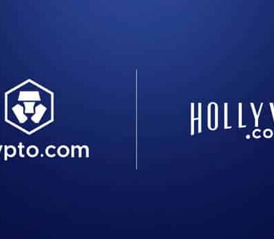 Crypto.com ja Hollywood.com logot sinisellä taustalla