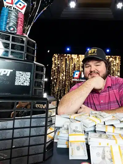 Schuyler Thornton voitti WPT:n mestaruuden Las Vegasissa ja kuittasi 2 miljoonaa