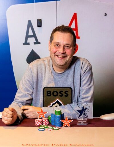 Jethro Rostedt pokeripöydässä voittajana