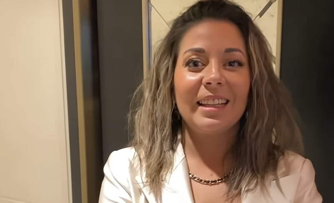 Amanda Harkimo saapui nettipokeri.comin Julkkispeleille innoissaan