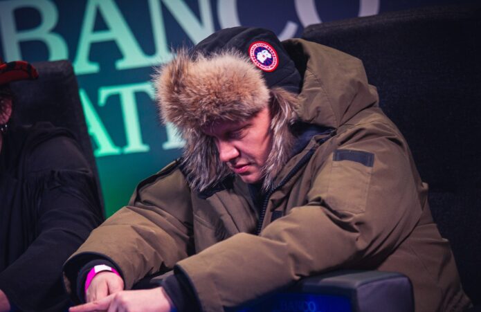 Ilari Sahamies nähtiin nettipokeri.comin Julkkispeleillä karvahatussa ja Canada Goosen takissa