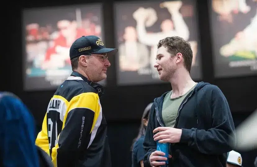 Phil Hellmuth ja hänen poikansa Phillip Hellmuth II ovat molemmat pokerinpelaajia