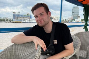 Joachim "Okkishow" Rostedt veneilemässä