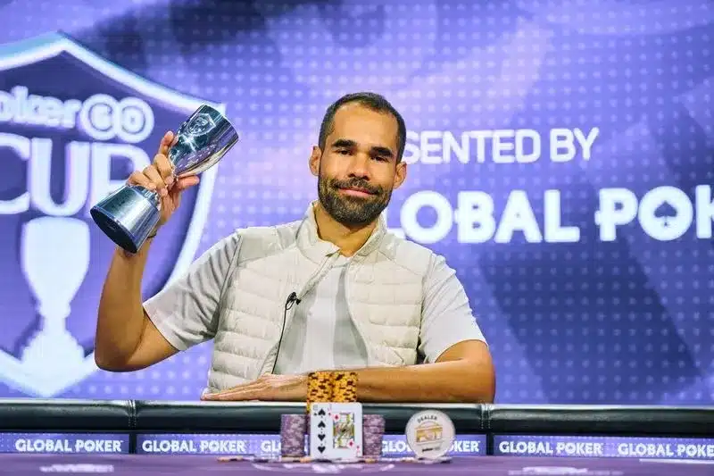 Pokerinpelaaja Tony Gregg kuittasi lähes 200 000 dollaria