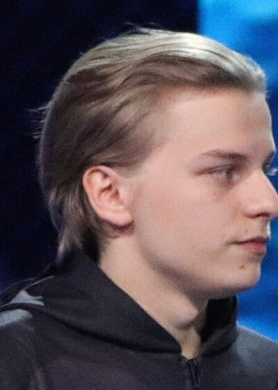 CS-tähti Aleksi "AleksiB" Virolainen vakavana