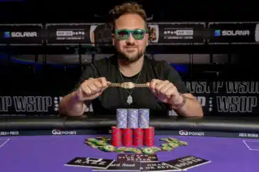 Calvin Anderson pitelee WSOP-rannektta